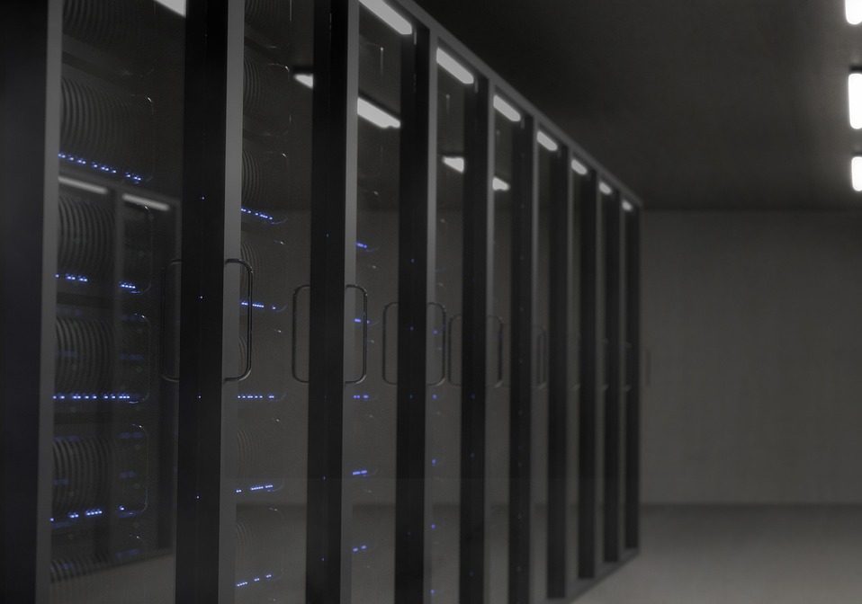cropped-server-2160321_1920.jpg